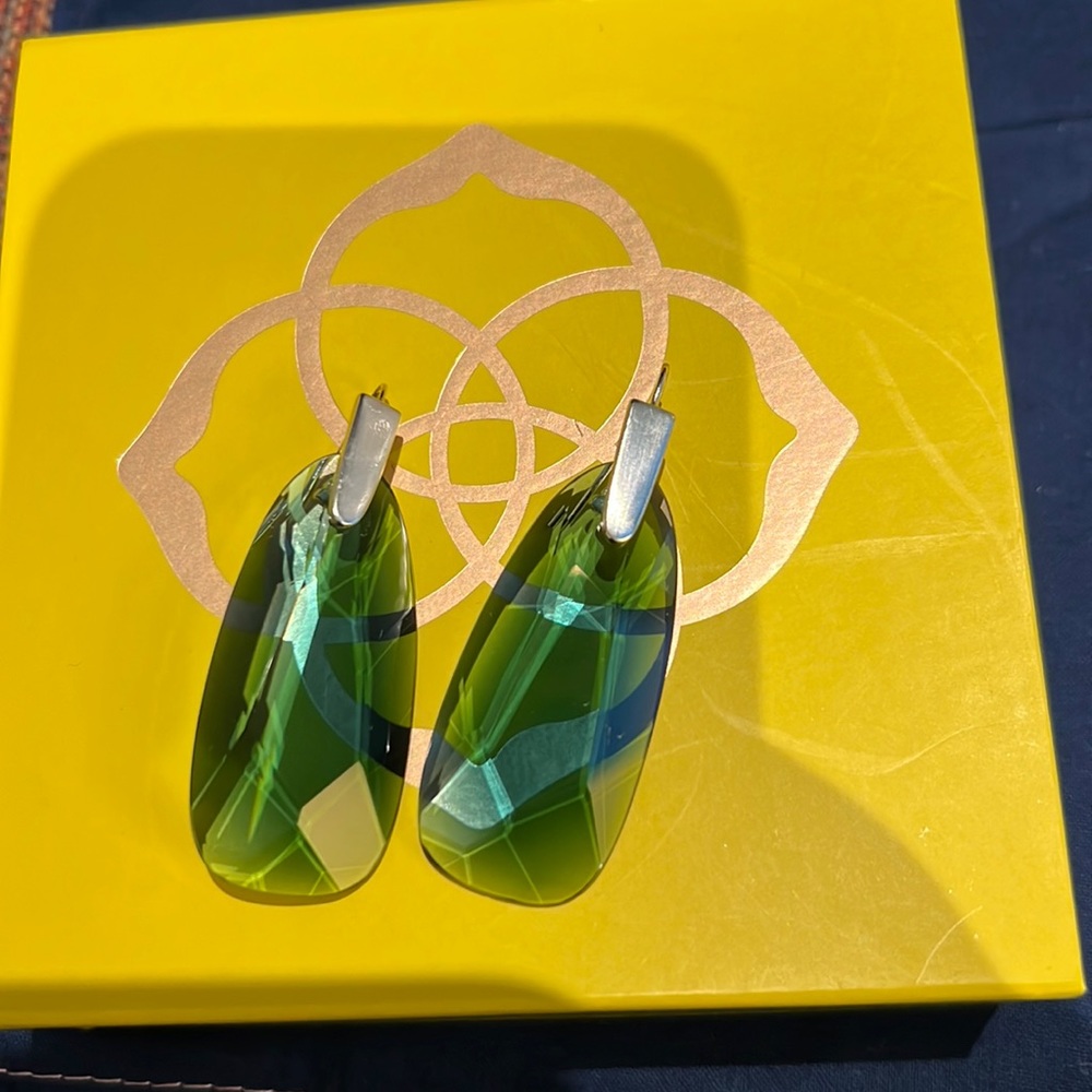 Kendra Scott Gold and Green Earrings 🥰